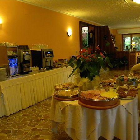 Hotel La Rosa Del Tirreno ليفورنو المظهر الخارجي الصورة